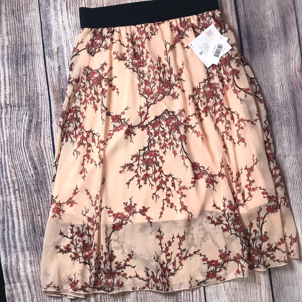 🌼5/$20 Lola Midi Skirt by Lularoe
